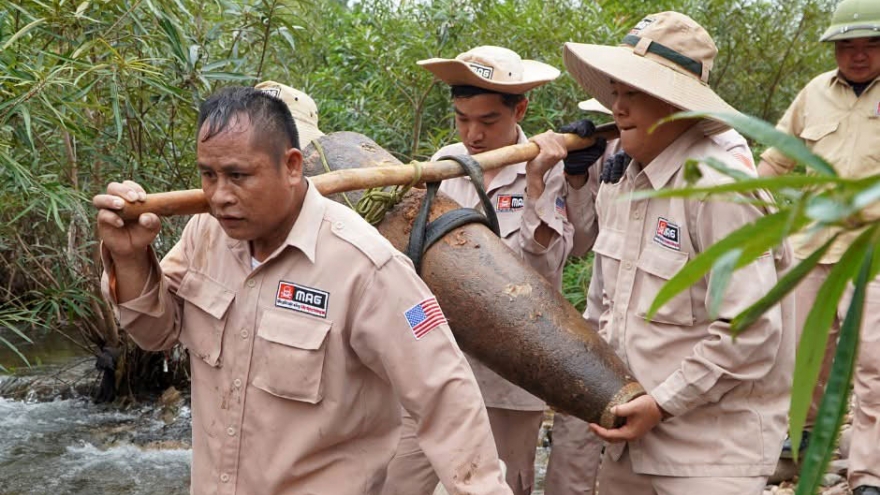 240kg unexploded bomb safely removed by MAG in Quang Tri